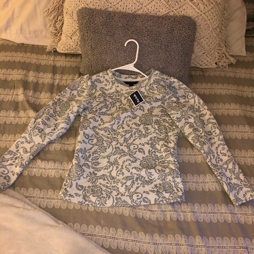 New with tags Soft long sleeve puffed sleeve top